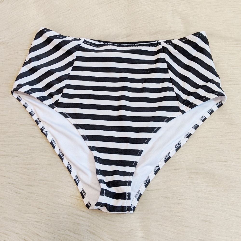 Cupshe  black and white high waist bikini bottom size medium